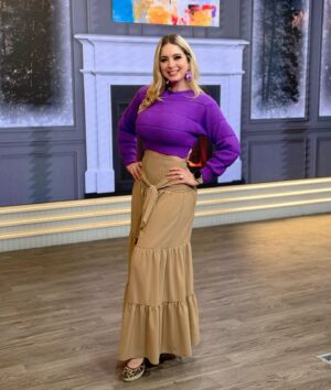 Anaís Instagram - Feliz martes mis amores 💜 #anais #blessed #losangeles #chinolita #love #california #mañanalatina #visionlatinala