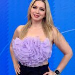 Anaís Instagram - Con mucha alegría les cuento que cierro este 2023 integrándome a la familia de @visionlatinala ❤️ los invito a que me acompañen junto a muy queridos compañeros @kevenramirez @melissa.martinez.oficial @cristinacastroficial , las mañanas de lunes a viernes de 9 a 12 donde les llevaremos lo mejor del entretenimiento en @mananalatinaoficial ; es muy grato para mi ser parte de una empresa joven con un crecimiento increíble y estoy segura que juntos haremos grandes cosas, sepan que además de los Estados Unidos llegamos a México y Canadá en televisión abierta, este 2024 vamos con todo 🙏🏻❤️ #anais #losangeles #mañanalatina #visionlatina #blessed #love