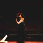 Anaïde Rozam Instagram - Hier c’est aux @foliesbergere_officiel que @benmazue, @robinnotte, @clementnilemsimounet ont rempli le cœur des gens..et le mien était gonflé à block de pouvoir monter sur scène pour interpréter la chanson Semaine A/Semaine B 💕 merci pour cette expérience c’est gravé! Merci @sophiebrandet pour les photos 🙏🏼 Bravo @emma.ptrs 😘