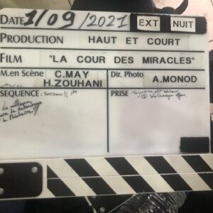 Anaïde Rozam Instagram - Dernier jour de « La Cour des Miracles » de Carine May et Hakim Zouhani 🎬 une aventure de ouf avec de rares spécimens 👽💙💙💙💙 @disizfr @rachidabrakni @raphael.quenard @mourad_boudaoud @sebastien.chassagne @leoniesimaga @faiza.guene #gilbertmelki @jeanrachidk @thara.minh @hautetcourt