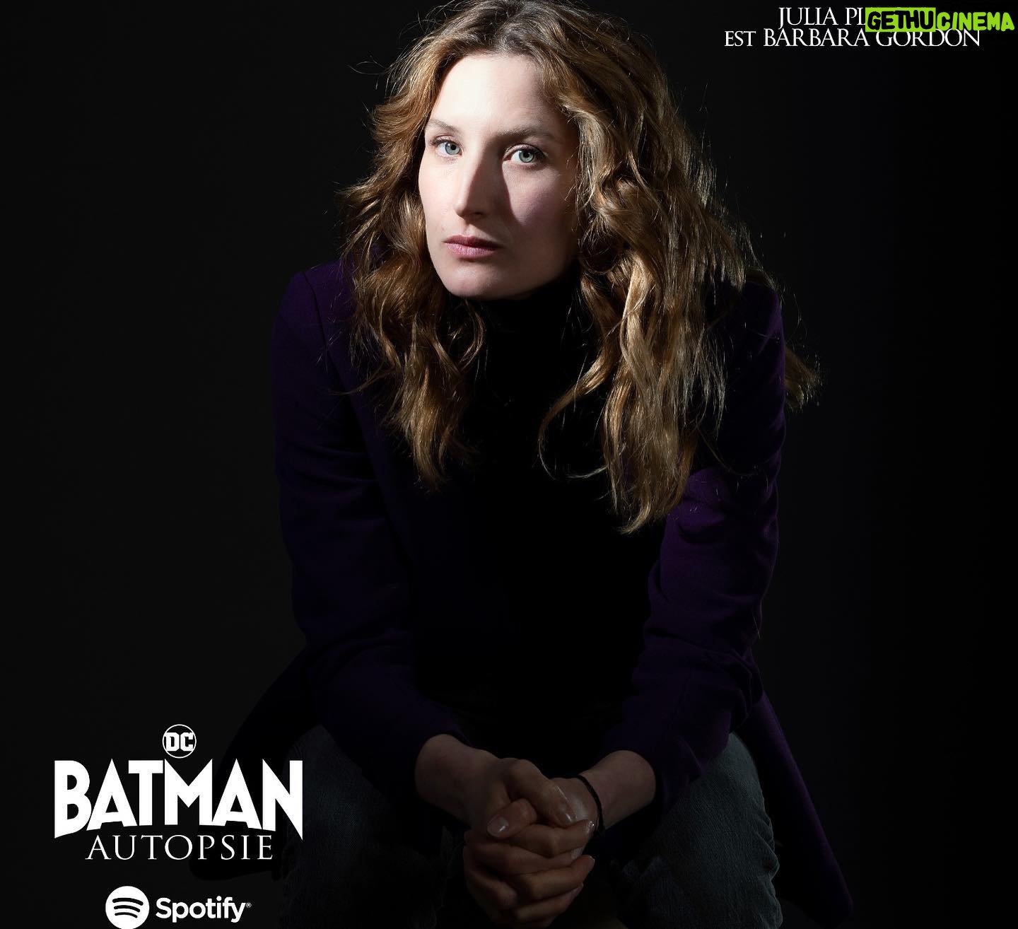 Anaïde Rozam Instagram - Batman Autopsie, première série audio Spotify Original sur l’univers de Batman est à découvrir en exclusivité dès maintenant (lien en bio) 🤍 sortie simultanée en 9 langues, épisode 1 & 2 dispo !! Réalisée par l’unique @douglasattal et écrite par David S. Goyer, produite par @emmajavaux de Une Fille Production Avec les génialissimes @dalibenssalah @juliapiaton @shirineboutella @girardotana #andredussolier #laurentstocker @claire_hazan_ @anaisdupuis @juliejuc 🙏🏼 Bonne écoute 🦇