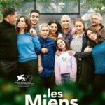 Anaïde Rozam Instagram – Voici l’affiche de LES MIENS, le nouveau film de Roschdy Zem en sélection à la Mostra de Venise @labiennale et au cinéma le 23 novembre 🍿❤️🥲

« Lorsque Moussa se cogne violemment la tête, il se met à parler sans filtre et balance à ses proches leurs quatre vérités… »

Avec les incroyables #roschdyzem @bouajila_sami @maiwennofficial @meriemserbah @nina.2z @carl_malapa #rachidbouchareb @jafriabel @lilaaa_zzz 

@whynotproductions_officiel @le_pacte_officiel