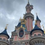Anaïde Rozam Instagram - les mimis à @disneylandparis 🤍🏰🤍🏰🤍✨