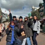 Anaïde Rozam Instagram - les mimis à @disneylandparis 🤍🏰🤍🏰🤍✨