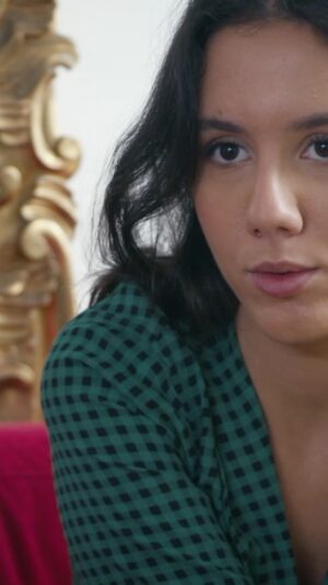 Anaïde Rozam Instagram - Le scénario 🖊 
Retrouvez tous les épisodes sur @cliquetv, my canal et YouTube 📺 
Merci pour vos retours d’amour !!❤️