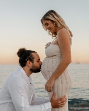 Anaïs Quadratus Instagram - Immortaliser ces moments à 2 et demi 🤍

📸 : @salomethomas.photographie 

#shooting #shootinggrossesse #babymezzaquadra
