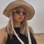 Anaïs Quadratus Instagram – Dans le désert Égyptien 🏜️ accompagnée de @toutankhaone 🌵

*collaborationcommerciale #egypte #egypt