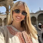 Anaïs Quadratus Instagram – J’hésitais entre les 2 premières photos, vous préférez laquelle ? 😭

Photo 3 : je me fond dans le décor 
Photo 4 : une synagogue en Égypte
Photo 5 : l’intérieur d’une mosquée baroque 
Photo 6 : Joseph et Marie se sont réfugiés en Égypte 3 ans 

Et tout ça organisé par @toutankhaone 🌅

#egypte #égypte #lecaire #lecaireegypte *collaboration commerciale