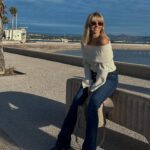 Anaïs Quadratus Instagram – 3 photos – 1 endroits – 3 années différentes 🤎

Janvier 2024-2023-2022… Quelle évolution pour moi. En 2022 je commençais mon année détruite vous le savez 💔

En 2023, je commençais à me reconstruire, à savoir où je voulais aller et ce que je voulais. 

En 2024, je commence l’année sûre de moi, amoureuse comme je n’aurai jamais pensé, des objectifs plein la tête et le courage pour tout faire. 

Même si vous êtes dans une phase difficile, tout passe, et le meilleur arrive, je te le promets ❤️