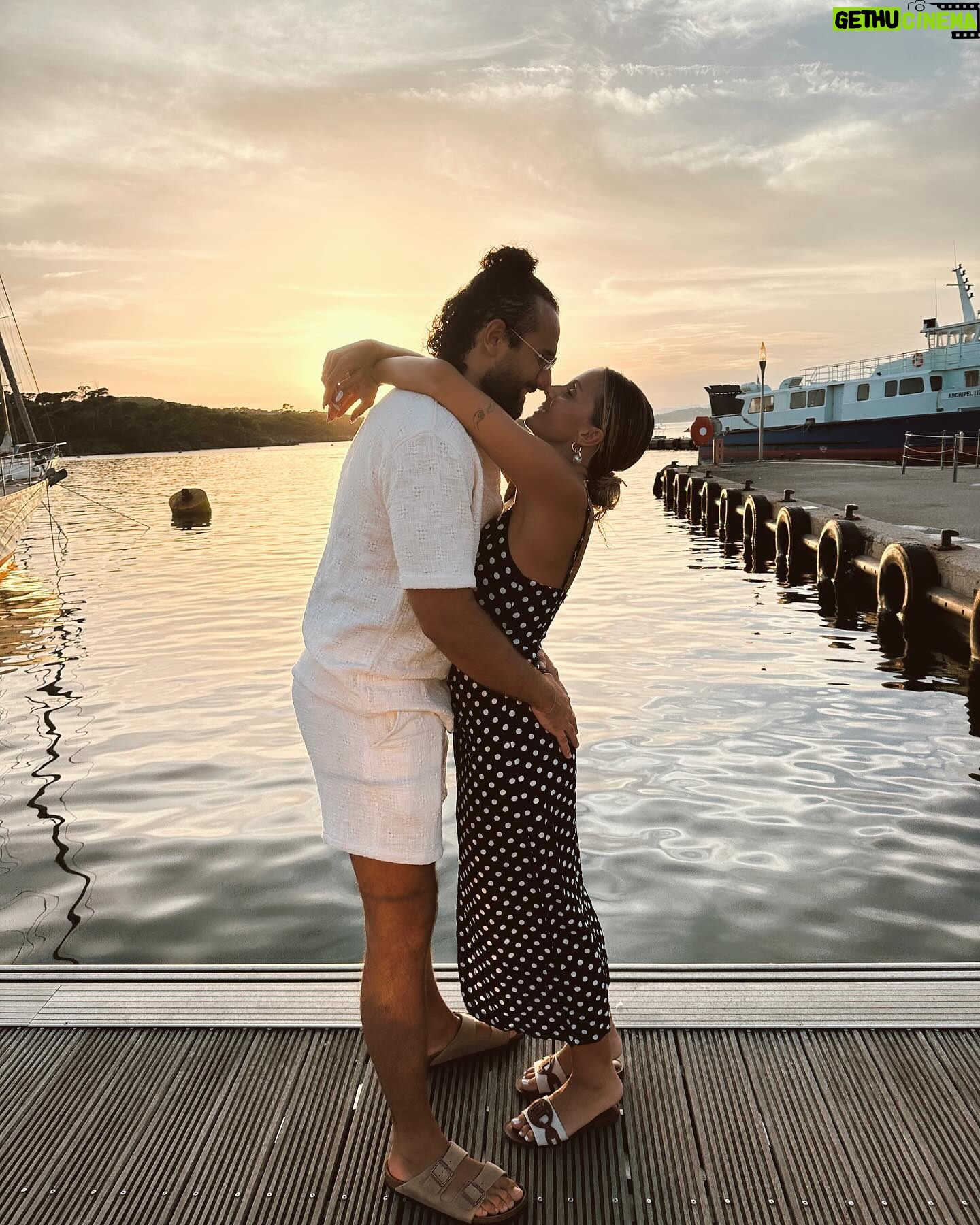 Anaïs Quadratus Instagram - 2023 avec @spartoogram 🖤 Pour vous faire plaisir, on vous offre 150€ de bon d’achats sur Spartoo 😍 Il faut : - S’abonner à mon compte et celui de @spartoogram - Taguer 2 personnes en commentaire Résultats dans 1 semaine 🍀 *Collaboration #spartoo #spartoogram