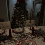 Anaïs Quadratus Instagram - On vous souhaite un bon réveillon et un joyeux Noël 🎄 Profitez de ces moments… 🫶🏻 #christmas #christmaseve2023