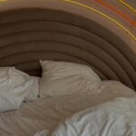 Anaïs Quadratus Instagram - Cette suite au @sevenhotelparis ☁️ Nous avions la suite 7Chakras, et l’énergie qu’avait cette pièce était folle. On était sur un petit nuage ☁️ #sevenhotel #hotelparis #bedtime