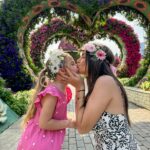 Anaïs Sanson Instagram – Mes deux filles d’amour au Miracle Garden à Dubai🌸🫶🏻🤍
J’aime trop ces photos 🫶🏻💕

#family#familylife#sisters#loveyou