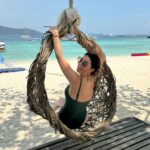 Anaïs Sanson Instagram – Dégustation d’insectes en Thaïlande 🇹🇭🙈🫣

De base c’était juste Shana et moi mais Lila s’est incrustée😄
Shana est prête pour Koh-Lanta 😃
Et Lila mange ça comme si c’était des chips 😂😂
Tout va bien🙈

Vous auriez pu goûter vous? 🦗🦗

#family#travel#thailand🇹🇭