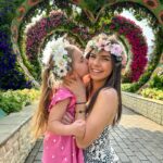 Anaïs Sanson Instagram – Mes deux filles d’amour au Miracle Garden à Dubai🌸🫶🏻🤍
J’aime trop ces photos 🫶🏻💕

#family#familylife#sisters#loveyou