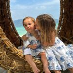 Anaïs Sanson Instagram – Mes bébés en Thaïlande 🇹🇭🤍

Je suis complètement fan de leurs looks que j’ai acheté directement à Phuket,j’adore🥰🐘

On est d’accord,c’est juste hyper mignon🤍

#family#familylife#familylove#brotherandsister