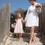 Anaïs Sanson Instagram - Vous aimez nos looks mère fille??🤍 C’est la nouvelle collection Chic Cérémonie KIABI✨ J’ai un énorme coup de cœur 🫶🏻,les tenues sont sublimes pour toutes les belles occasions✨🥰 Vous allez pouvoir retrouver de magnifiques looks élégants et chic pour toute le famille🤍 #kiabi #newco #modepetitprix Collaboration commerciale avec @kiabi.france