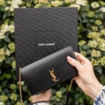 Anaïs Sanson Instagram – ✨CONCOURS✨

On vous gâte,vous pouvez tenter de remporter cette magnifique pochette SAINT LAURENT✨
Concours terminé | Bravo @camiille_bdr 🤩

Pour participer ; 

1/S’abonner à nos 2 comptes @carlos_dacostaa et @anaissanson_officiel 

2/Liker et commenter ce post en invitant des amis.
(Commentez autant de fois que vous souhaitez)

Bonus tu peux partager en storie🍀

Résultat sous ce post le lundi 11 mars ✨
(No collab,juste pour vous faire plaisir❤️)