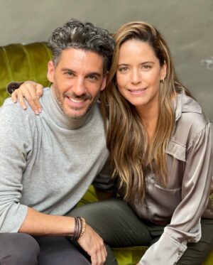 Ana Claudia Talancón Instagram - Conozcan a Laura En Cuando Duerme Conmigo. Mañana 3 de agosto en cines!!! @cuandoduermeconmigopelicula @erickelias @eduroman811 #cines #estreno #openingtomorrow #pelicula #movie 🎥🍿🎞️🎦❤️