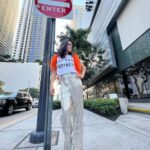 Ana Claudia Talancón Instagram - Que opinan de poner límites sanos en nuestras vidas? Ponen una coraza de “Not your business” 🤣 🛑 U optan por la comunicación? @steponfashion #fashion #mentalhealth #comunication #relationships @iconique.jewels @nyb.clothing