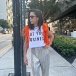 Ana Claudia Talancón Instagram - Que opinan de poner límites sanos en nuestras vidas? Ponen una coraza de “Not your business” 🤣 🛑 U optan por la comunicación? @steponfashion #fashion #mentalhealth #comunication #relationships @iconique.jewels @nyb.clothing