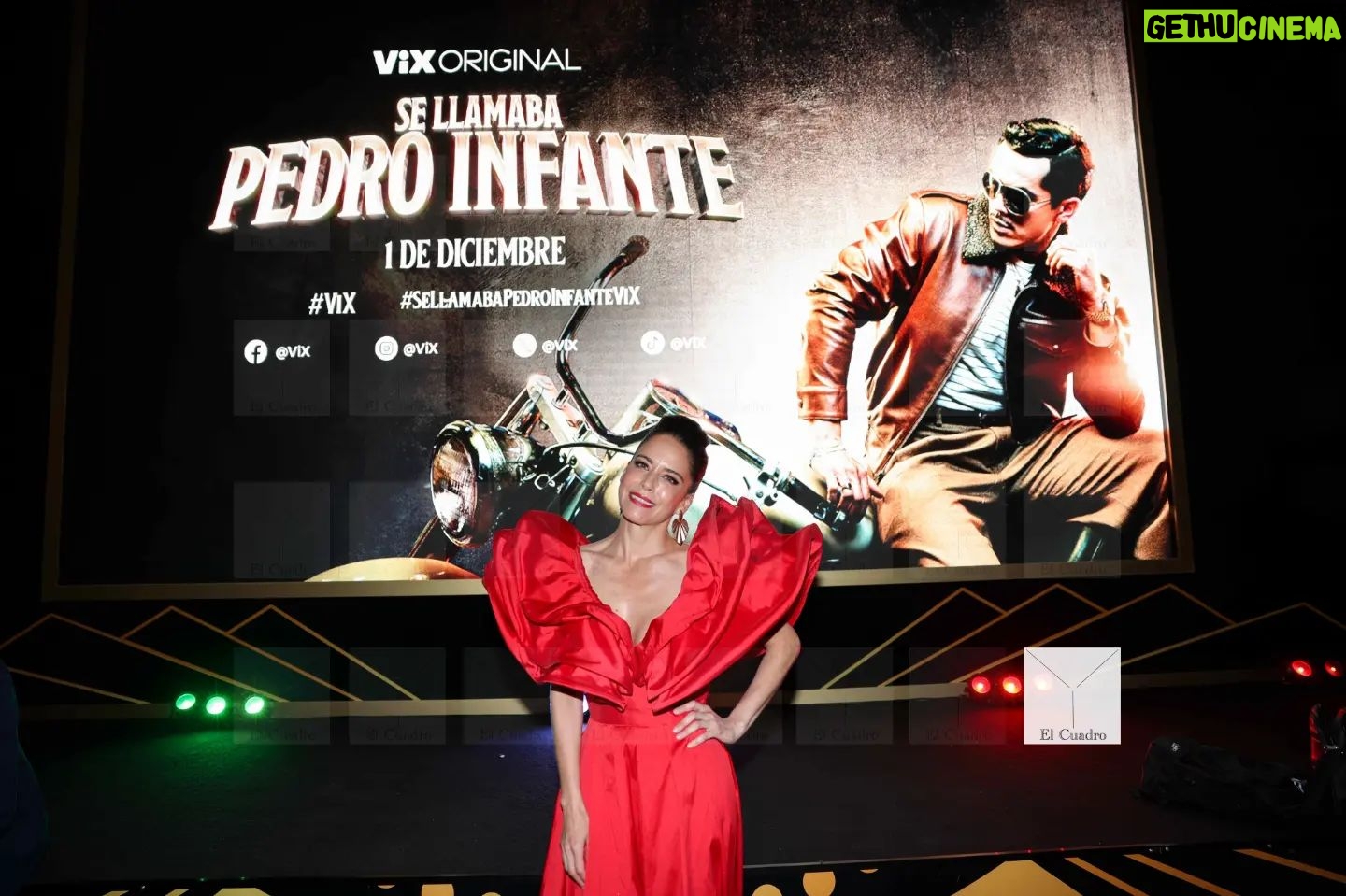 Ana Claudia Talancón Instagram - @_mariomoran interpreta a #PedroInfante y @latalancon interpreta a la esposa legítima del ídolo del cine mexicano. Conozcan la historia a través de @vix en la bioserie titulada #SeLlamabaPedroInfante Vayan a ver el regalo que les tengo en YouTube #ElCuadro Quien guste adquirir su foto, no dude en contactarme, info de contacto en mi perfil o por DM @el_cuadro_mx / @graceinterviewing #AnaClaudiaTalancon #MarioMoran