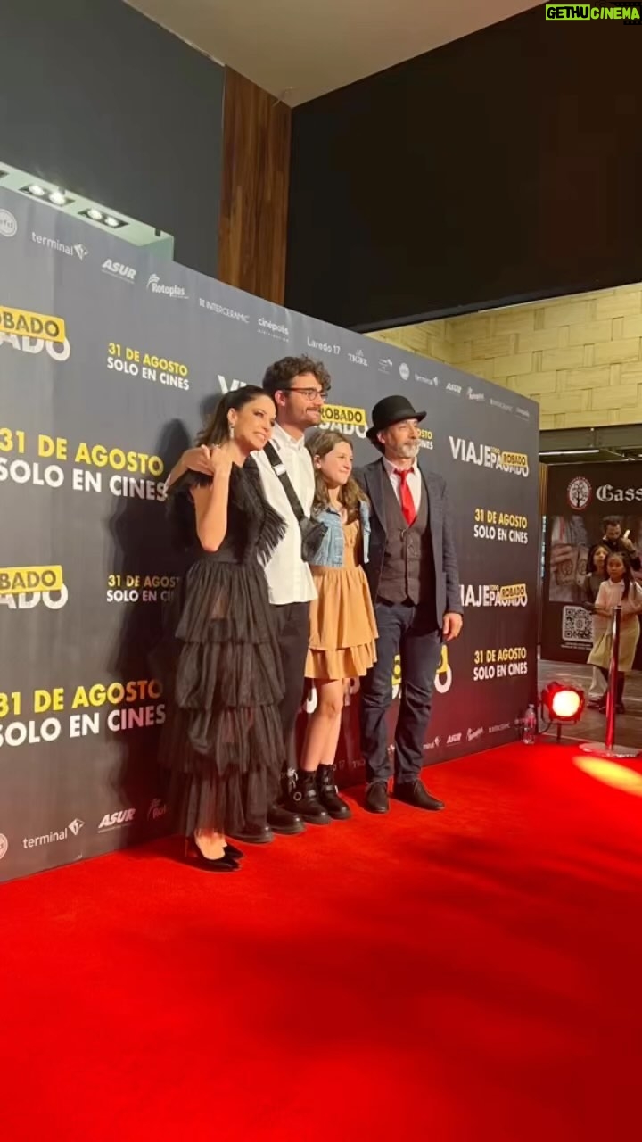 Ana Claudia Talancón Instagram - VIAJE TODO ROBADO es una película para toda la familia que estrena el 31 de agosto en todos los cines de México. @brunobichir @irka_castilloofficial @german.bracco 🎥 🍿❤️ #film #movie #pelicula #mexico #proximamente #intheaters #encines