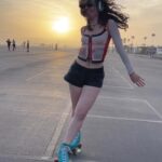 Ana Coto Instagram – lightly bruised by highly favorable conditions 📹 @jesse.balmer 

#patinando #rollerskating #pride #skate #oddlysatisfying #beach