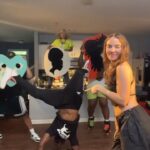 Ana Coto Instagram - Back Up Rug Dancers make the video better 🤣 Rug creator @that__boytuff Weak punch @anaocto Butt Shaking counter rug dancer @locs.redd Heart rug side shaker @vonte.jpg Big Strong Queen rug dancer @that__boychance Sponsor @anabolixskate Skates @ghskates