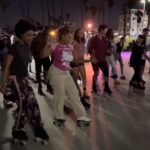 Ana Coto Instagram - s0o0o valid. totally grrrrreat reasons. 🥸 en realidad esta (nuestra) comunidad de patinadores me han cambiado la vida. ustedes me piden que les enseñe pero apenas estoy aprendiendo. if you ask me, skaters are some of the most kind and respectful people on the planet and anyone who isn’t is the exception not the rule… una familia en ruedas 🙃 #rollerskating #rollerskater #rollergirl #patinadora #patinaje #venicebeach #jamskate #rollerskates #skatefam #community #roller #skatelife #feels