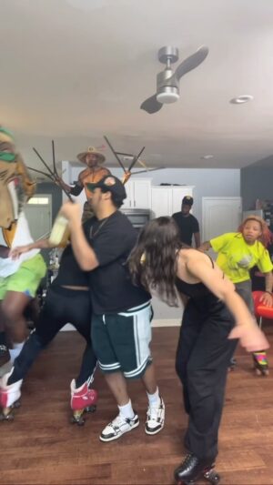 Ana Coto Instagram - Finally got to collab with the woman i use to watch on TikTok and get ideas from 🙌🏿❤️
Rug Holder @that__boytuff 
Shaolin Boot Walker @iam_bj2x 
Drunk Hennessy Drinker @vonte.jpg 
Not feeling it @ham.sk8 
Idek @locs.redd 
Smoke and Light producer @bycalvind 
Sponsor @anabolixskate 
Skates @ghskates