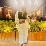 Ana Flavia Cavalcanti Instagram - Cerimônia de premiação da @semaine_de_la_critique no hotel Miramar em Cannes. Nossa equipe toda reunida para celebrar o prêmio de ator revelação para Ricardo Teodoro. Quero aproveitar para deixar muitos beijos e muitas palmas para @_joaomariano nosso eterno e doce Baby. Sinto que nasci para a Croisette! N’est-ce pas ? Calça e camisa @flaviaaranha Top @iarawisnik_ Brincos, colar e bracelete @lauracangussubrand Sandálias e bolsa @laiashoes de @lialaia Óculos @evoke (@indexconectada) Edição de moda @larissalucchese Produção de moda @leilapigatto Tranças da rainha @lu_safro ♥️
