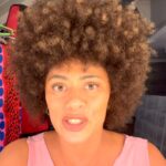 Ana Flavia Cavalcanti Instagram - CONFORTO Estreia amanhã as 20h no Itaú Cultural na Av Paulista 149 @itaucultural ☀️ Venham! Temporada curtinha de 7 a 10 de março de quinta a domingo. Quinta, sexta e sábado as 20h. Domingo as 19h. Tá esgotado no site mas tem lista de espera e todo mundo entra. Vem sim que dá!! Participação mais que especial de @val.cavalcanti.988 @edianemariamtst e @aluabernardo nas canções e baixo. Produção de @rafaferro2020 & @jandilsonvieira ♥️ Assistente de produção @mariana_molina Iluminação @c.ynti.a Cenário @mariliapiraju Fotografia e contra-regra @feavilaaa Supervisão artística @settiisabel @fabio.osorio @cristinamourareal @estreladalva 🎤 Parceiro amado @lejazzboulangerie 🥐 Eu assino a direção, a dramaturgia e tô lá em cena do jeitinho que eu amo. Desconto pra esse verdinho do dente, tá? Vivo mastigando uma folhinha e achei o vídeo tão bom vai com verde com supremo com tudo. Beijos beijos.