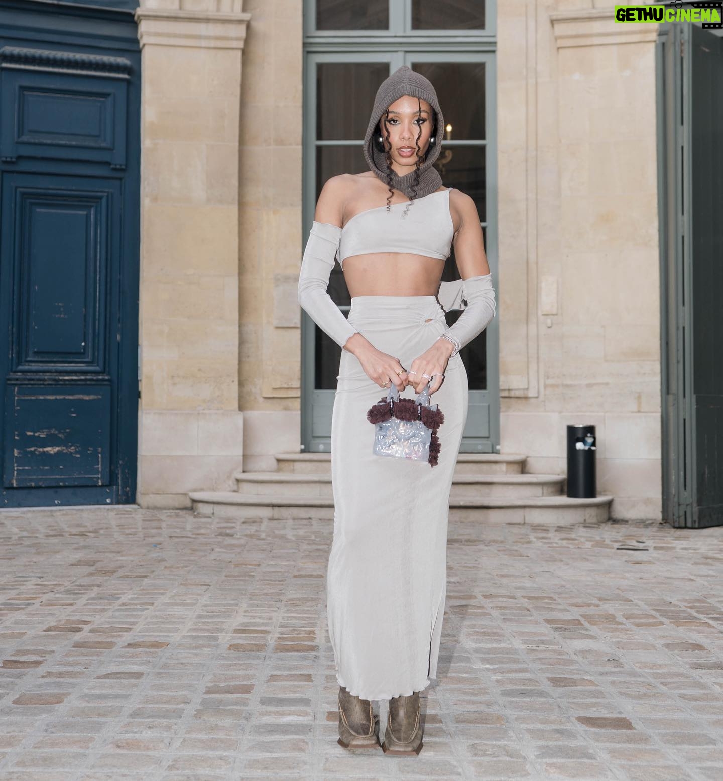 Ana Giulia Zortea Instagram - still about PFW…me aguentem que vem mais por favor