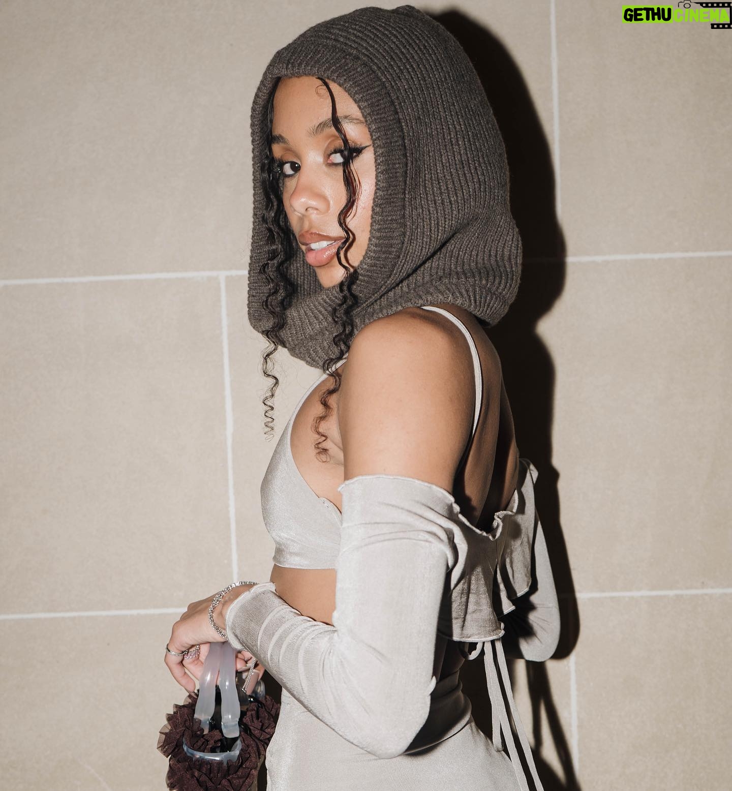 Ana Giulia Zortea Instagram - still about PFW…me aguentem que vem mais por favor
