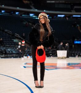 Ana Giulia Zortea Instagram - feliz natal abençoados! merry knickmas ♥️