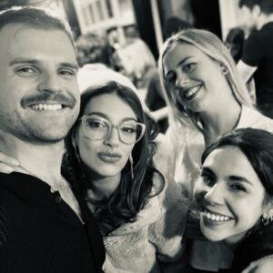 Ana Guerra Instagram - Bienvenidxs al mejor cumple de mi vida. 
🥳🥳🥳🥳
Gracias a mi querido @lalias3 por saber mejor que yo lo que es perfecto para mi. 
Qué ganas de casarme contigo… 🫶🏼🫶🏼🫶🏼
Gracias a todxs por el viaje express, me habéis hecho inmeeeeeeeensamente feliz ♥️🥹♥️