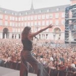 Ana Guerra Instagram - Sigo soñando con el día de ayer Gracias @cadena_dial por apostar por las verdades Increíble esta maravillosa banda en directo! @yslbeauty #makeuplook #yslbeauty @jesus_pyn @sandrononna