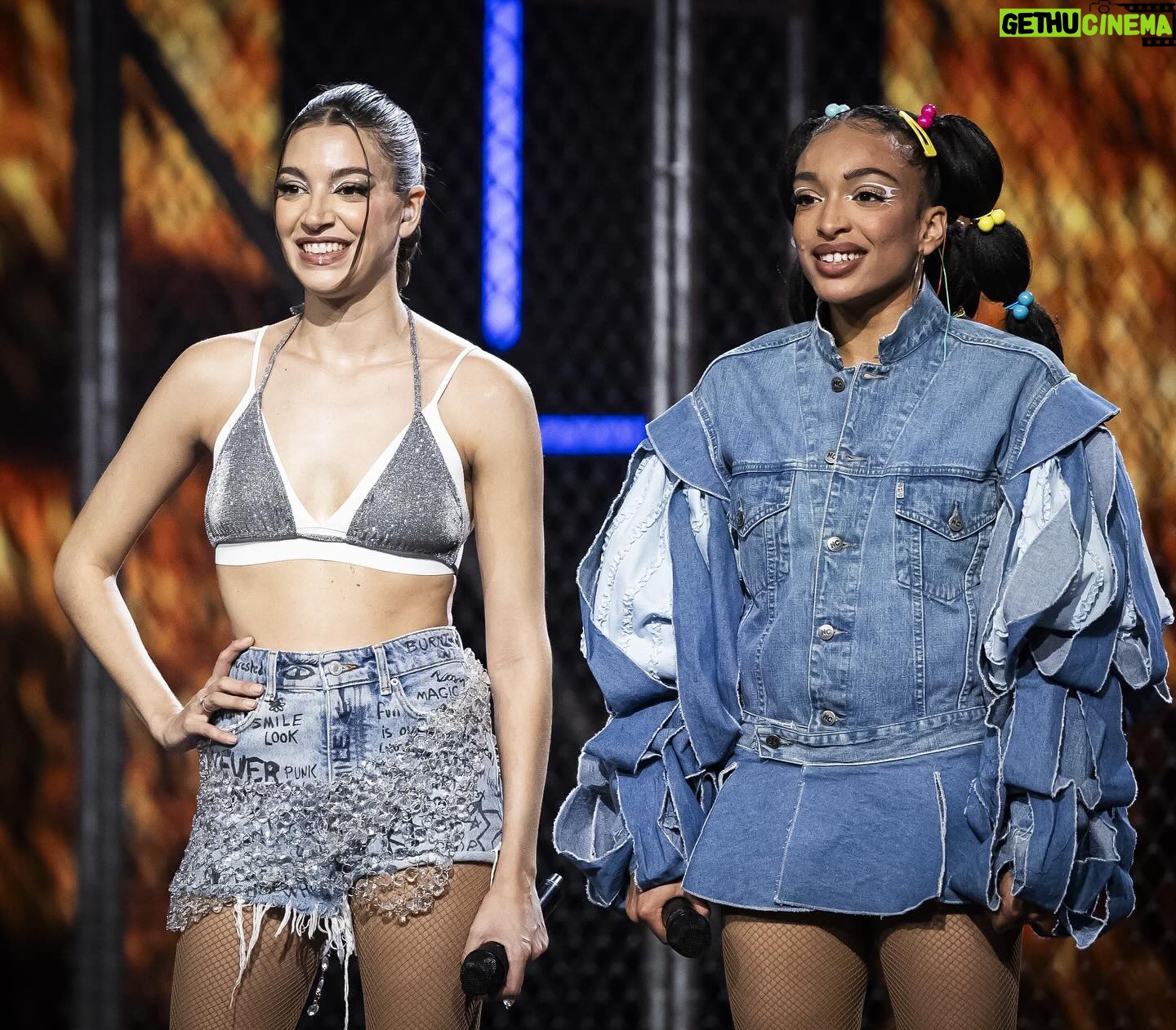 Ana Guerra Instagram - Con este baile se me rompió la camiseta, no te digo más… Perreando con mi @albakeita en @bailacomopuedas_tve esta noche!!!