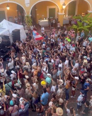 Ana Isabelle Instagram - #Sanse2024 gracias al @icppr y @reventao por invitarme a pasar una tarde de cultura y música! 🎶🇵🇷 @dannyrivera_oficial 
.
.
@villamanmedia 📸