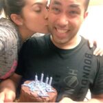 Ana Isabelle Instagram - Ayer 4 mayo cumplió mi hermano @magicianjoel🎉Ayúdenme a felicitarlo! En casa somos solo dos hijos. Y como hermano mayor, siempre me ha cuidado, enseñado, protegido y dado el amor más noble que pueda existir. Datos que deben conocer de mi hermano Joel 🇵🇷: 1. Es Ingeniero en computadora en el Lincoln Lab de MIT en Boston 🇵🇷 #orgulloboricua 2. Es MAGO. La magia era su hobby de niño. Hoy día tiene el show #1 de magia y entretenimiento en Boston 🇵🇷 @fourhandedillusions 🔝 3. Baila y enseña salsa en un equipo en Boston 💃🏻‼️ 4. Es músico: pianista, percusionista y toca guitarra cuatro 5. Mi chef favorito. Hace las mejores omelets y pizzas homemade del mundo mundial😋 . Podría seguir enumerando, pero lo más que amo es su gran corazón. El es ese hermano honesto, estricto, chistoso y que sabe cuando necesito ayuda con tan solo oírme la voz o mirarme a los ojos. Ha sido mi apoyo en las buenas y las secas. Un ejemplo del caballero que anhelo conseguir como pareja porque ama a todos con bondad, es detallista, respetuoso, y da siempre lo mejor de si. Ejemplo de superación. Venimos de familia trabajadora y nada ha impedido que él haya logrado lo más alto en su profesión, y lo que falta. El brain de la familia desde niño. Mientras yo solo era buena pa’ las artes 😂, el muy rompecurva era bueno en todas las materias. Gracias por ser mi inspiración Joel. Sin ti no sería la mitad de quien soy, sin ti a veces no hubiera podido pagar esto o lo otro, has estado en cada peldaño, contigo todo es mejor y punto… gracias por aguantar a la lokilla de tu hermana… y por ser clave en mi evolución. Q Dios me permita tenerte hasta viejitos. Mi hermano del alma, mi sangre, mi manito. TE AMO CON TO’ 🩷 #siblinggoals #happybirthday 🎉