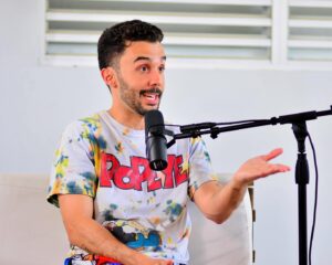 Ana Isabelle Instagram - Primera vez que tenemos una invitada en La Comuna Podcast y es @anaisabellesite 🏡🎙️

Disponible YA en mi canal de YouTube 😃

🎥: @rabbitmediapr
