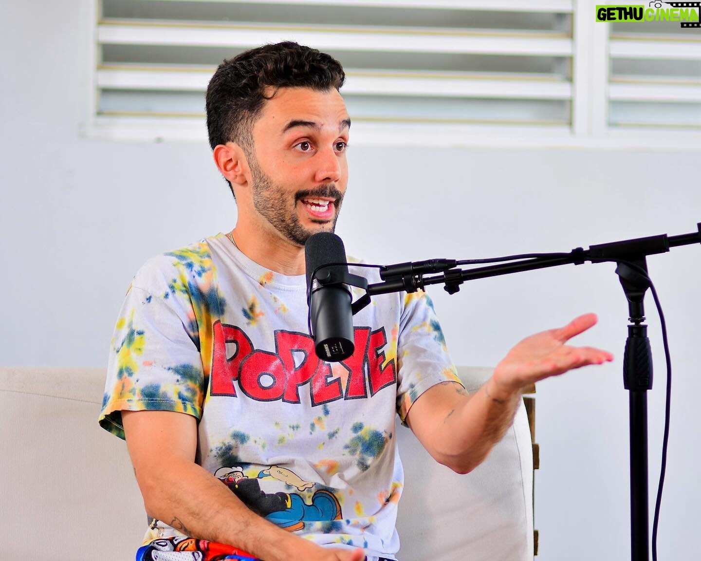 Ana Isabelle - 4.6K Likes - Primera vez que tenemos una invitada en La Comuna Podcast y es @anaisabellesite 🏡🎙️
Disponible YA en mi canal de YouTube 😃
🎥: @rabbitmediapr