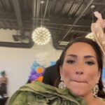 Ana Isabelle Instagram - Agradecida al @clubcivicodamaspr y @dr.annadimarco por invitarme al Hat Show celebrando St. Patrick’s day 🍀 Me encantó ser jurado del desfile de sombreros y compartir con mujeres líderes filantrópicas en mi país. ¡Gozamos mucho!💚 . . Wearing @luisantoniomoda Fotógrafo @alexanderwaynephotography Video @danielltorrespr