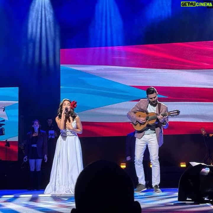 Ana Isabelle Instagram - Invitados de lujo part 1 💘 . Gracias amigos por compartir su arte conmigo. Qué especial fue tenerles. Les admiro enorme! @angelopezmusica @denisequinones9 @sara.jarque @divette_del_west Coro de Niños de Caguas Titi Libeth Avilés @kedwardaviles @elysanijofficial Mis bellas Drag Queens👑 @dagmar_oficial @luissanz.music