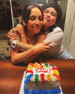 Ana Isabelle Instagram - Mi Querida @anaisabellesite 🌸🌸Brillas todo el año, pero hoy es especial! Que tu camino esté lleno de alegría, amor, Música,Pasión ,Arte, comienzos y sueños cumplidos. En este cumpleaños quiero que sepas que, además de ser mi amiga acorde, ¡eres una persona a la que admiro super fulllllllllll y que me alegra la vida con su existencia.🌸🌸 Cantandote Feliz Cumpleaños con personas Maravillosas! 🌸🌸 Que bonito me lo pase 🌸🌸 5 de Mayo Nuevamente en Tarima Con Mi Ana ! Centro de Bellas Artes de Caguas…… No se lo pierdan!💚💚💚💚💚💚💚💚