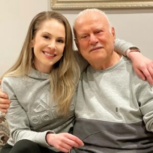 Ana Kasparian Instagram - “Old man take a look at my life, I’m a lot like you.” ❤️