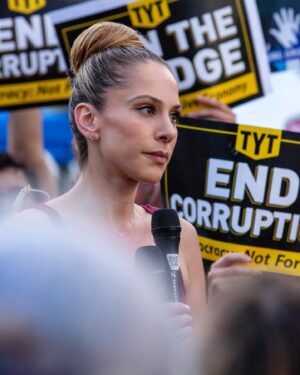 Ana Kasparian Instagram - At the #RevolutionRally two days ago in #Miami. #tyt Photos by our incredibly talented viewer @jcobalt. Thank you to everyone who came or supported us in this effort. ❤️