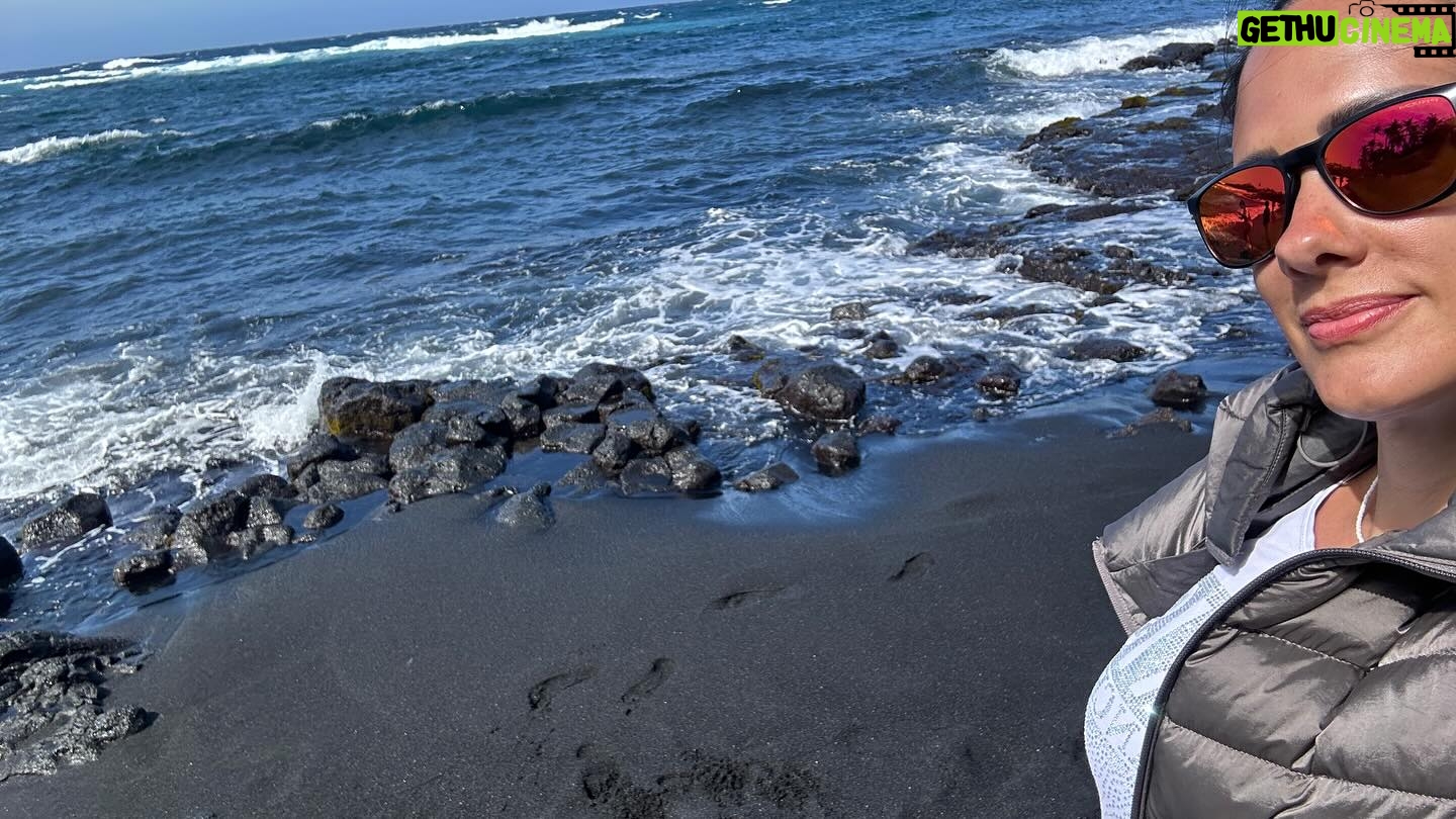 Ana La Salvia - 584 Likes - š„°
#Punaluʻu Beach
#hawaii
#blacksandbeachiceland