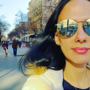 Ana La Salvia Instagram - Disfrutando de un nuevo año 🤗#laramblabarcelona #larambla